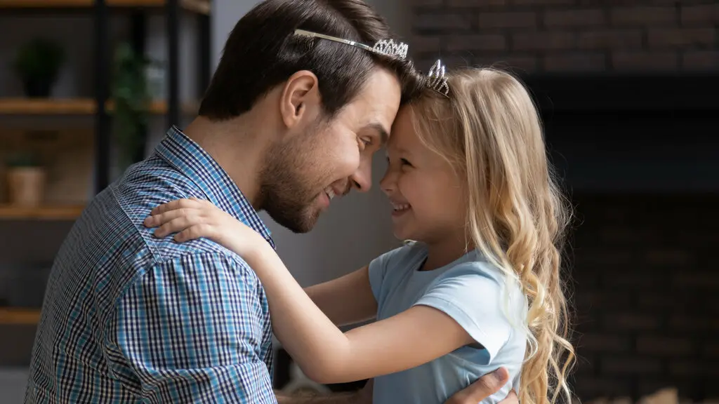Haus-Familie-Wohnen-Serie-3-23 Vater mit Tochter